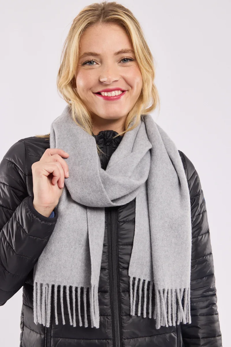Versatile Fringed scarf - wool Long-Lasting