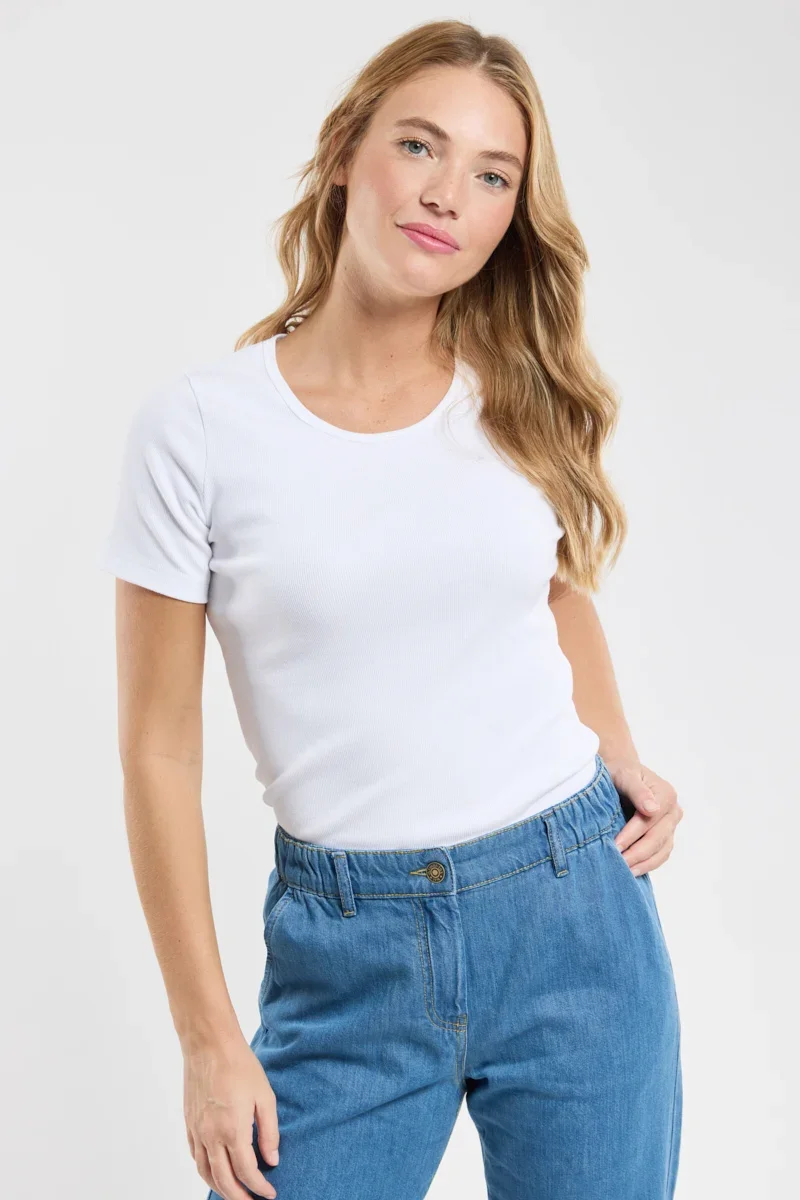 Minimalist Crewneck T-shirt - cotton Premium Material