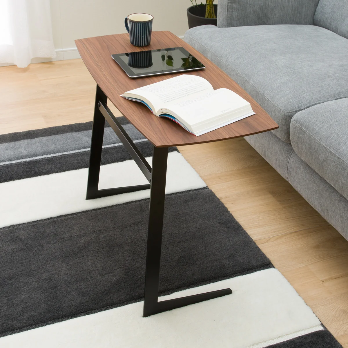 World-Class SIDE TABLE N FALCO MBR Classic