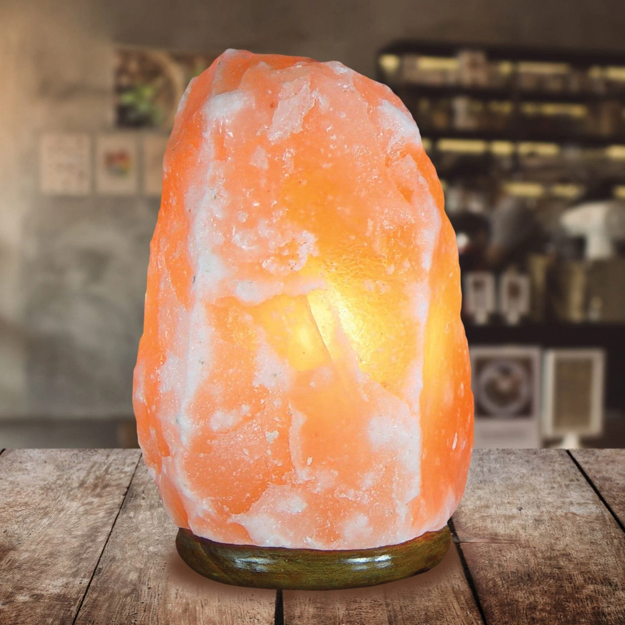 Original Lauren Taylor - Himalayan Salt Lamp Detailed