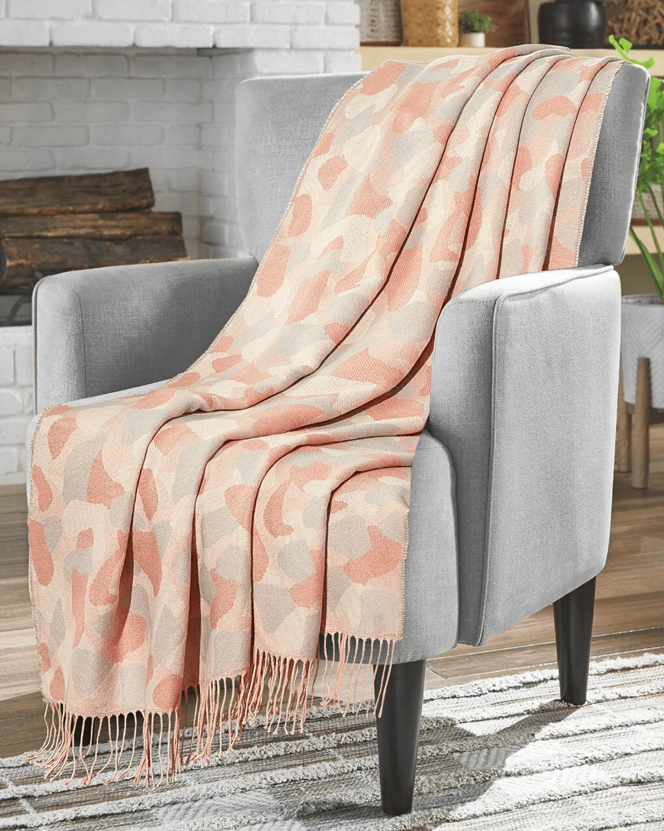 Sustainable STELLA Acrylic Throw Clean