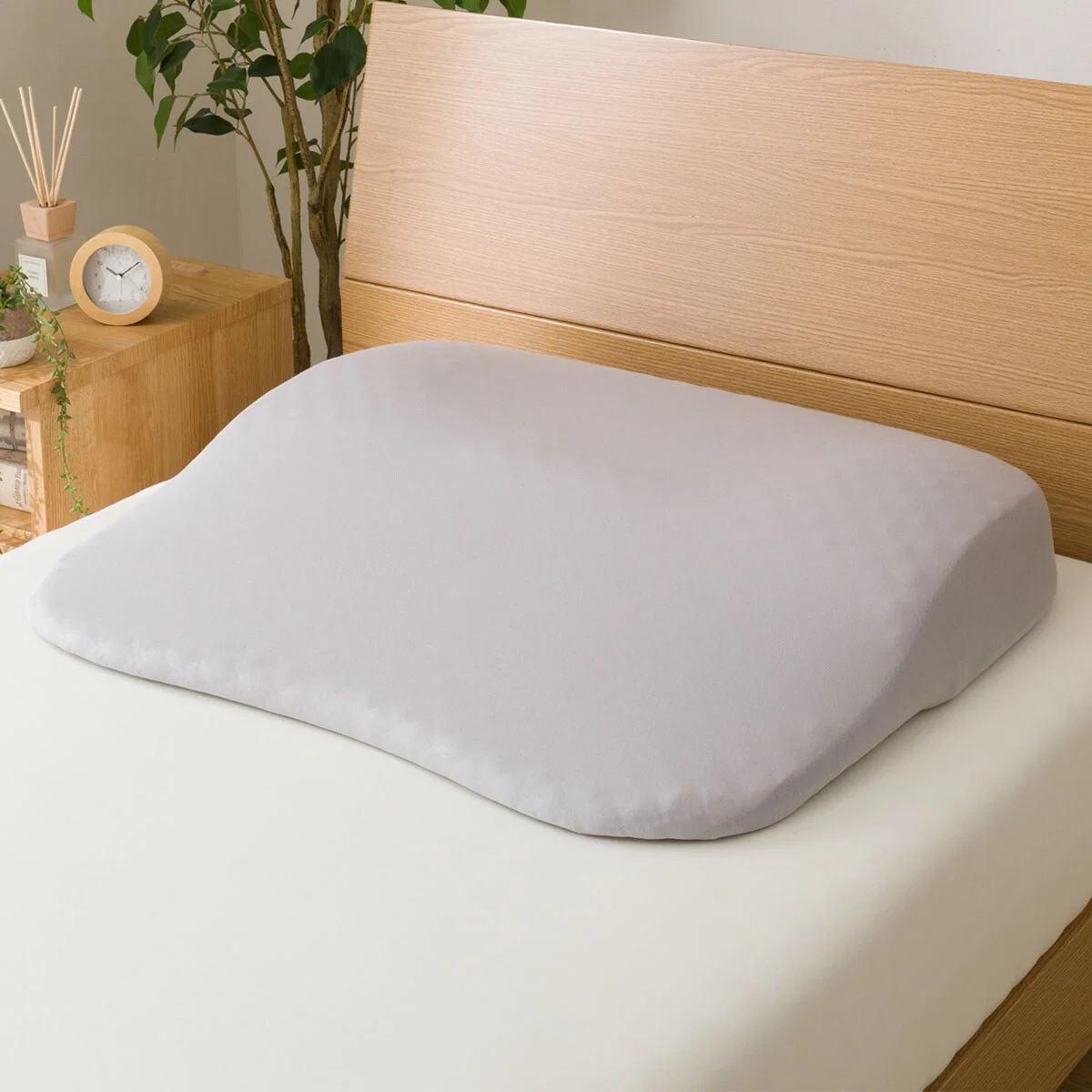 Excellent COVER FOR THE PILLOW A SHOULDER A NECK AND A BACK SLSO SUPPORT Proven