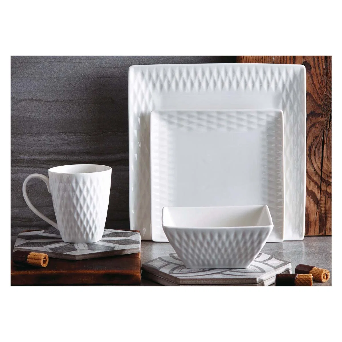 Effective Dinnerware 16pc Diamond Square Relaxed