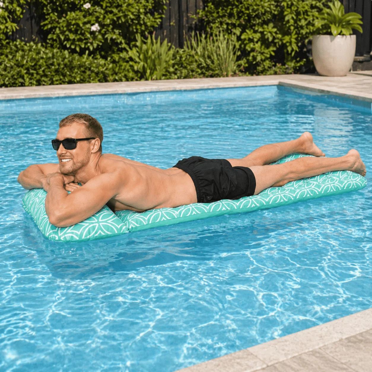 Optimized Floating Pool Mat – Plush Comfort High-End
