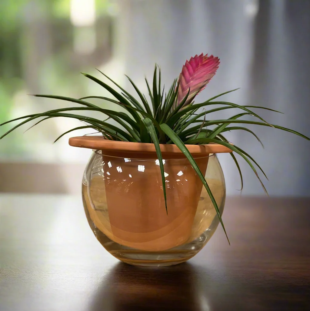 Relaxed TERRA SELF WATERING PLNTR 7.5 quot Flexible