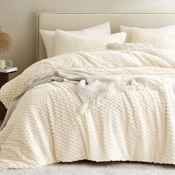Natural Petrichor Fluffy Queen Comforter Set - Ultra-Soft Cream White Flannel Thick Comforter for Queen Bed Luxury Warm Bedding Set for Winter amp Fall Cozy Fuzzy Bed Set 1 Comforter amp 2 Pillowcases Reusable