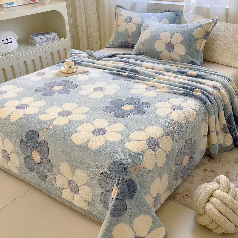 High-Quality Ownkoti Rustic Floral Plush Throw Blanket Recyclable