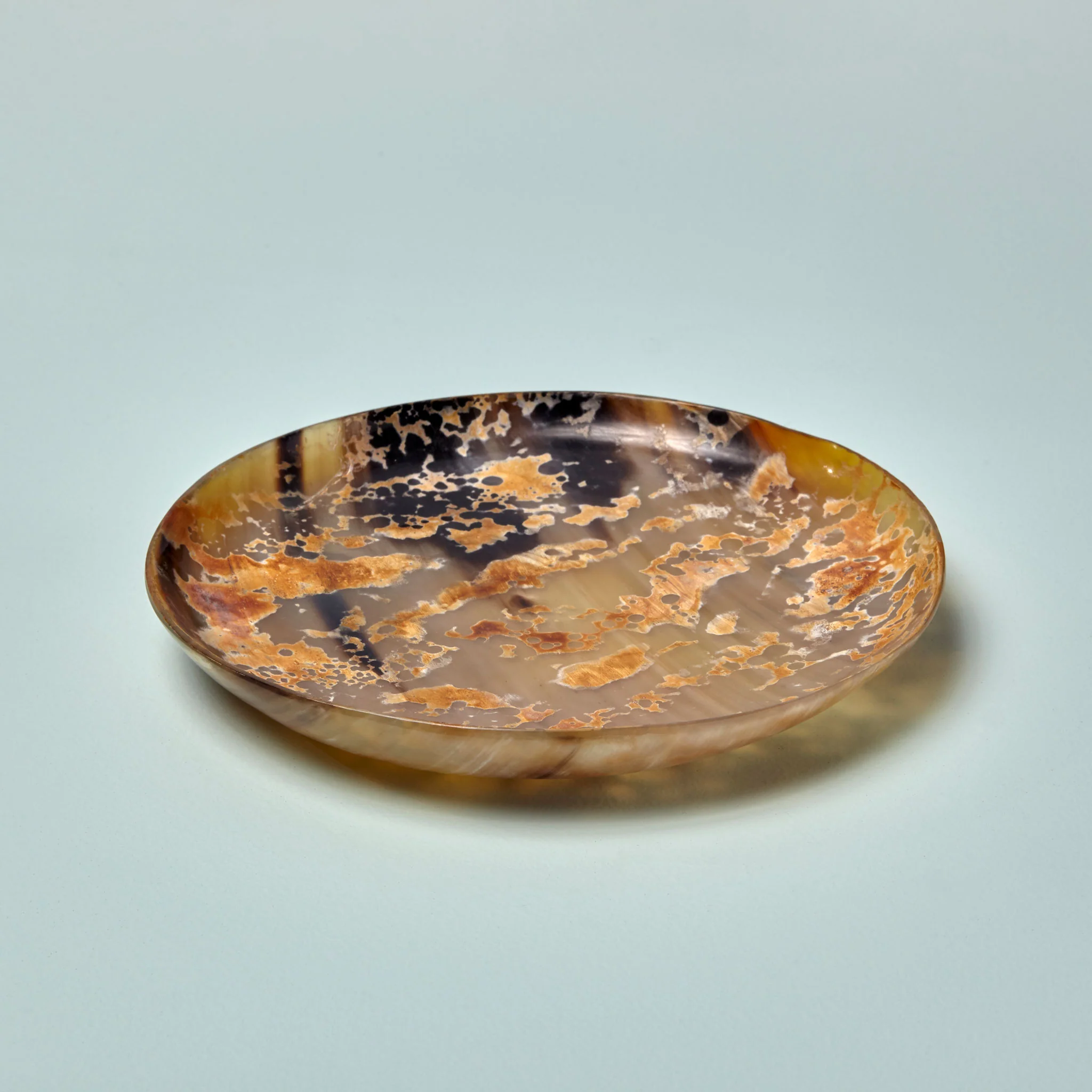 Soft Horn Side Speckled Plate Artisan