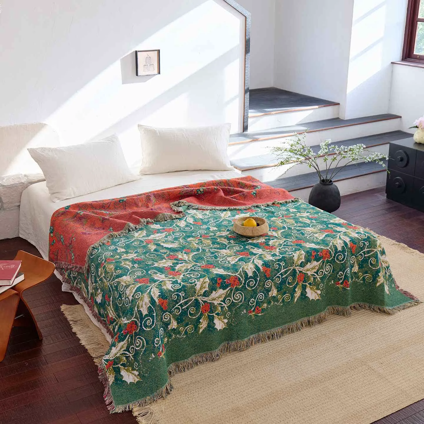 World-Class Ownkoti Red Flower Vine Cotton Gauze Quilt Versatile