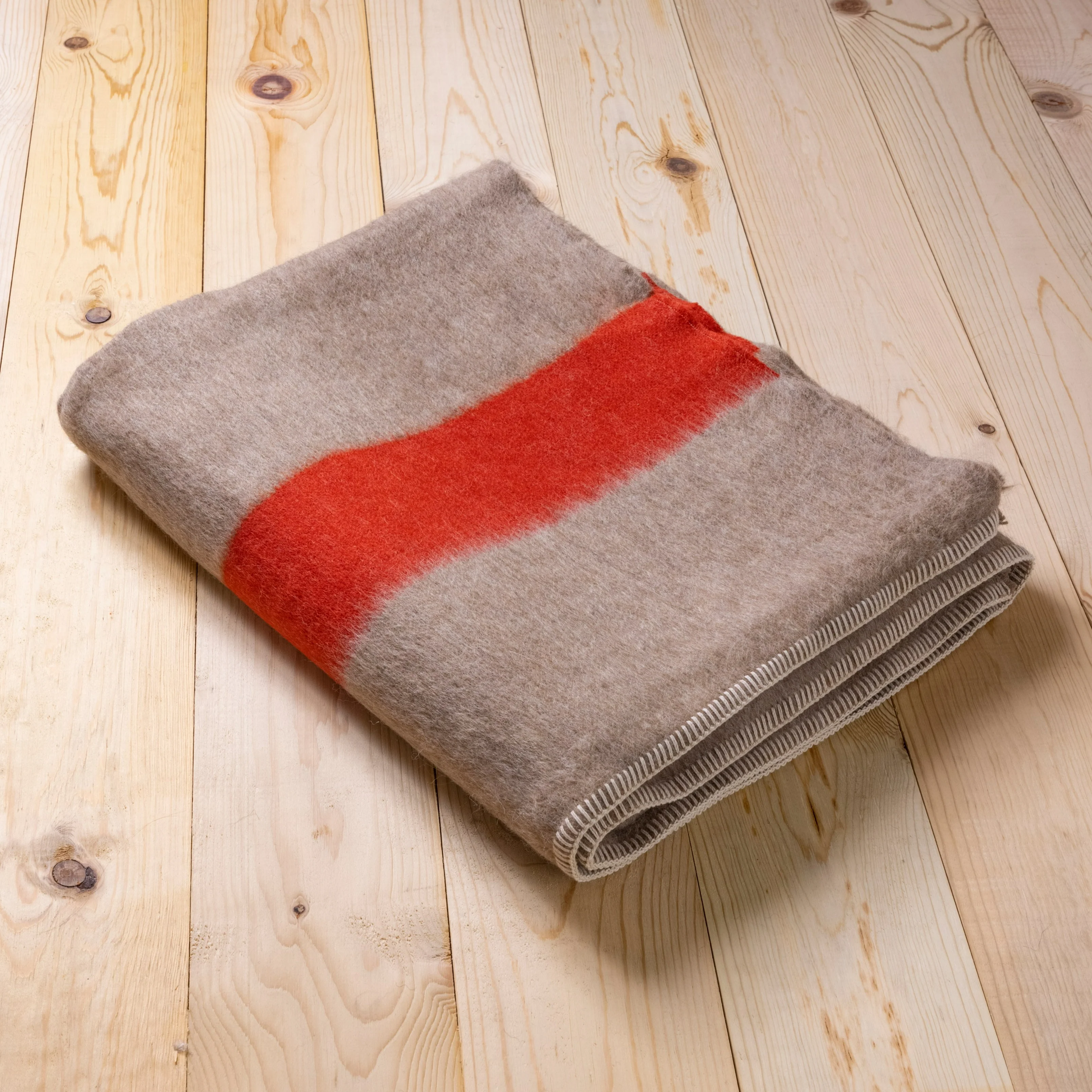 Flexible Siempre Blanket Sand with Red Stripe Crafted