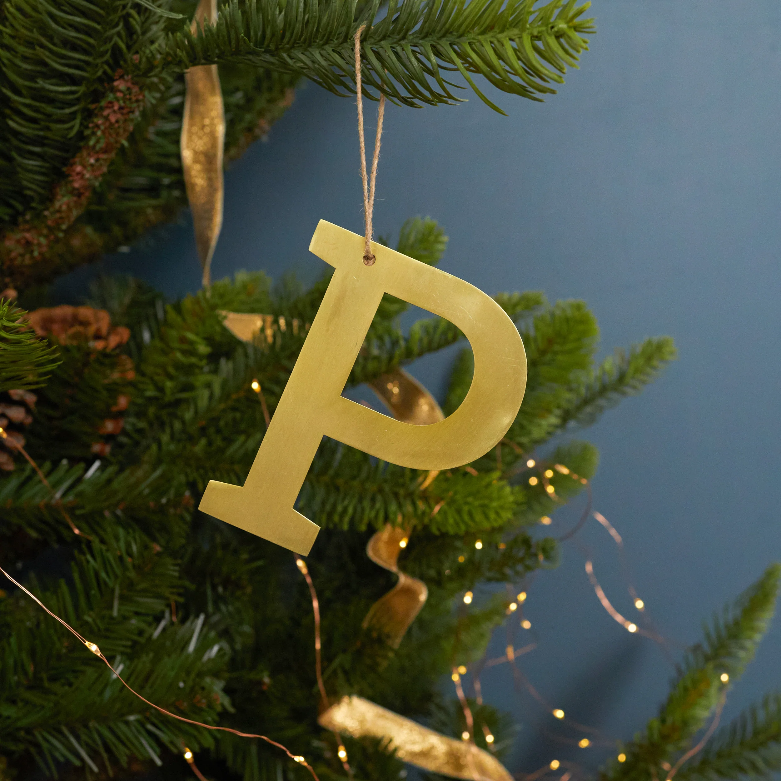 Reusable Gold Letter Ornament P Elite