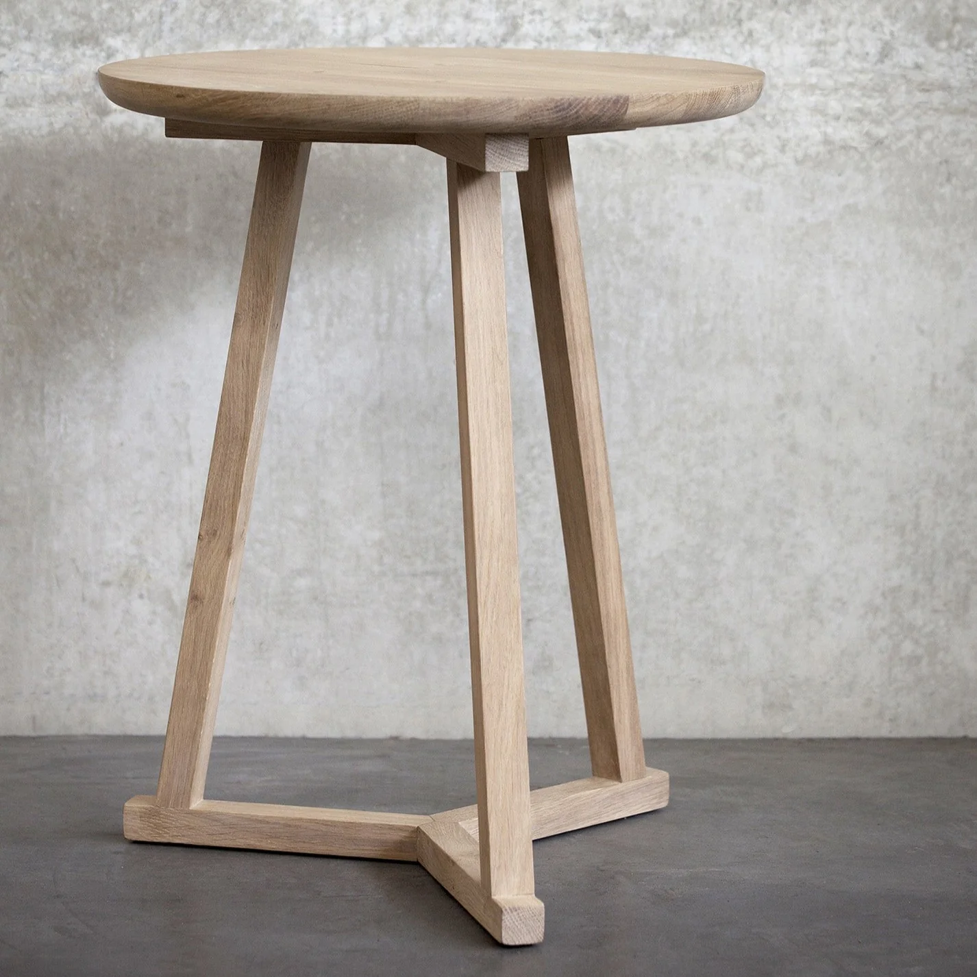 Detailed Tripod Side Table Oak Top-Quality