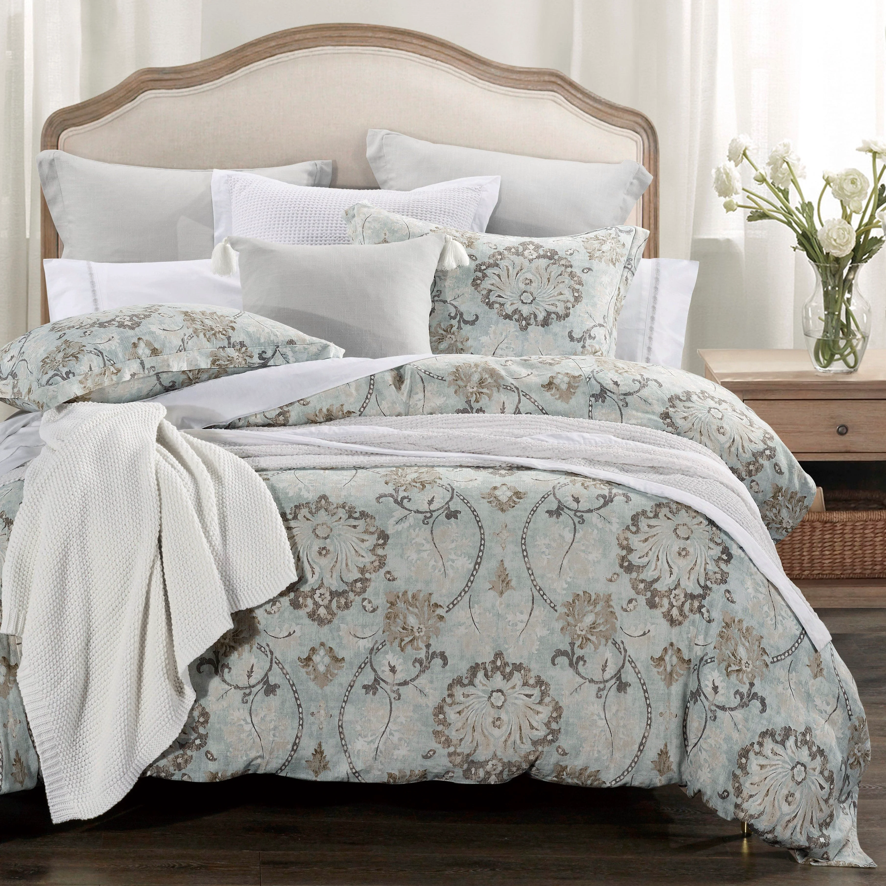 Expertly Made Dalia Duvet Cover Set 3 Pc First-Class