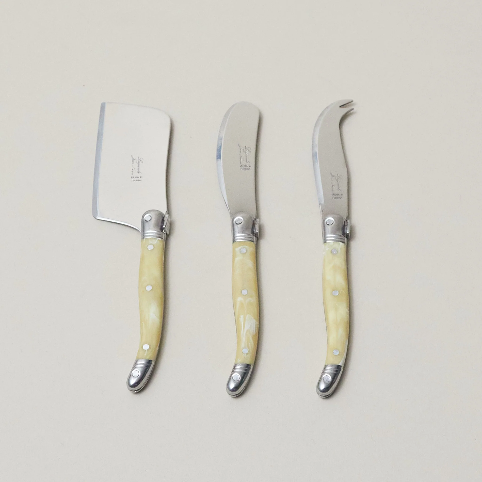 High-End Laguiole 3 Piece Mini Cheese Utensil Set Pale Horn in Kraft Paper Box Detailed