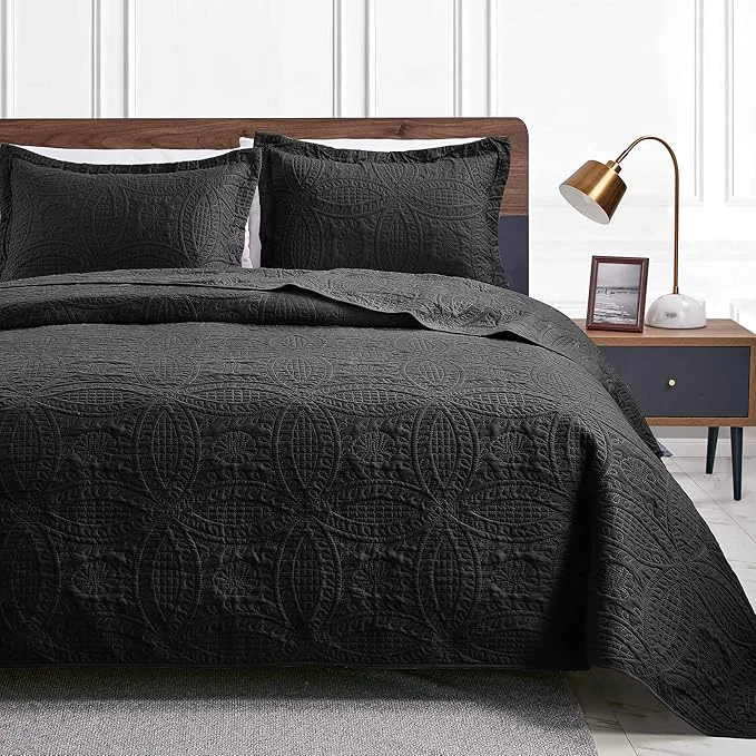 First-Class Love 39 s cabin Quilts for Full Bed Black Bedspreads Bedding Set - Lightweight Bedspread Comforter - Coin Pattern Bedding Coverlet for All Season - 3 Pieces 1 Quilt 2 Pillow Shams Minimalist