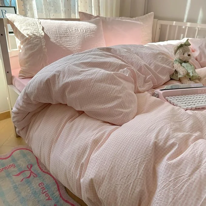 Artisan Pink Gingham Queen Comforter Set Fluffy Lightweight Bedding Set Farmhouse Boho Cozy Lace-Trimmed Bedding Comforter Sets Down Microfiber Textured Plaid Comforter with 2 Pillowcases Refined