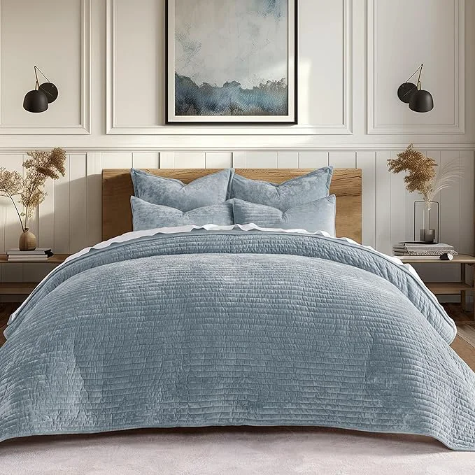High-Grade EVERGRACE Velvet Quilt Set King Size Luxurious Soft Striped Channel Bedding Set Lightweight Velvet Comforter for All Season Oversized Bedspread Coverlet with 2 Matching Shams Blue Linen