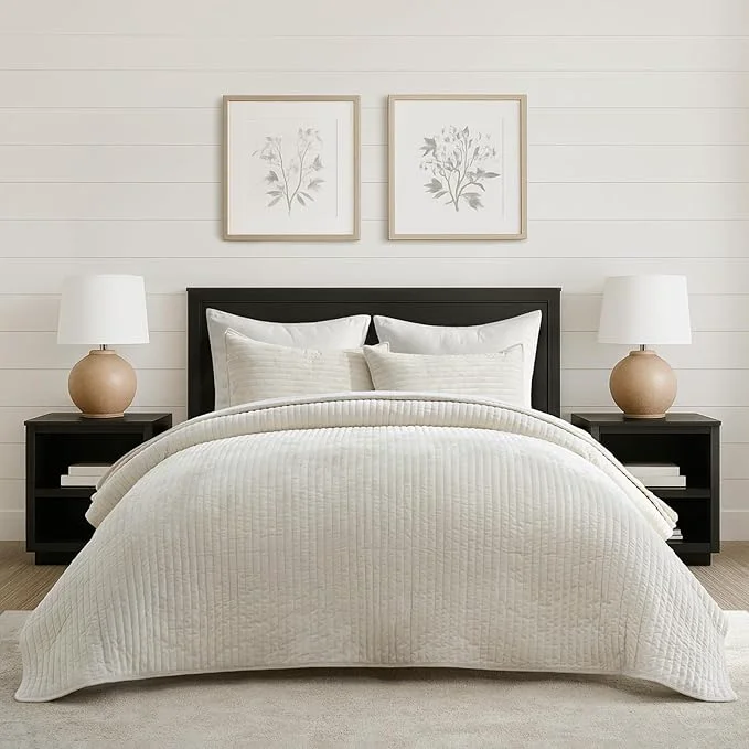 Classic EVERGRACE Velvet Quilt Set Queen Size Luxurious Soft Striped Channel Bedding Set Lightweight Velvet Comforter for All Season Oversized Bedspread Coverlet with 2 Matching Shams Ivory White Fine