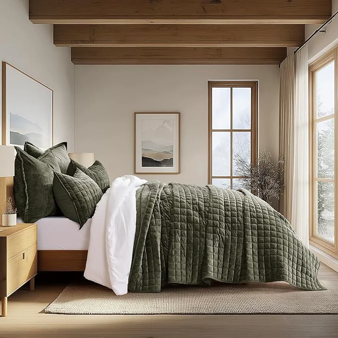 Quality RECYCO Luxury Velvet Quilt Set Twin Twin XL Size Lightweight Velvet Comforter Set Oversized Bedspread Coverlet Quilted Bedding Set with 1 Matching Pillow Sham for All Season Olive Green