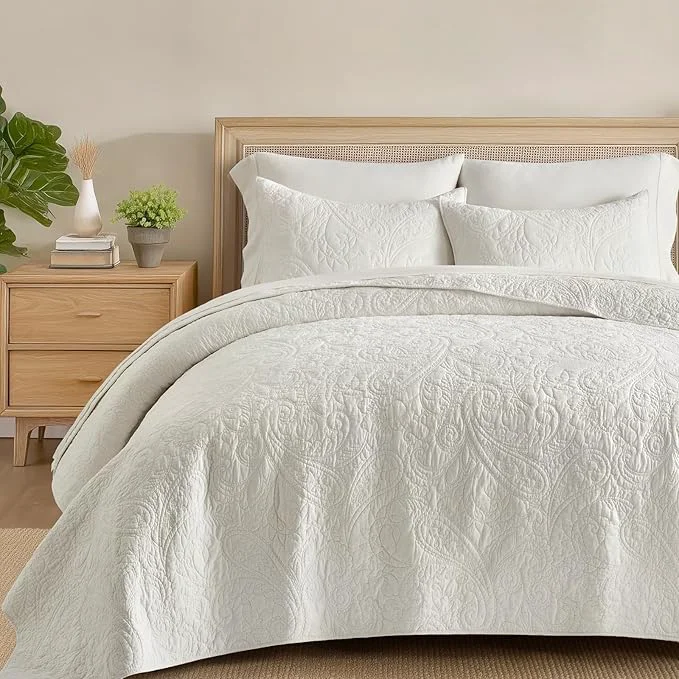 Environmentally Friendly EVERGRACE Cotton Paisley Quilt Set Queen Size 3 Piece Set – Prewashed Lightweight Bedspread with 2 Shams Soft amp Breathable Matelasse Coverlet for All-Season Comfort Bright White Exclusive