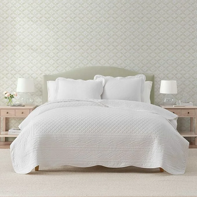 Traditional Martha Stewart - King Size Quilt Set Soft amp Breathable Cotton Percale Quilted Bedding with Matching Pillowcases Scalloped Edge Bed Set Vintage Scallop White Original