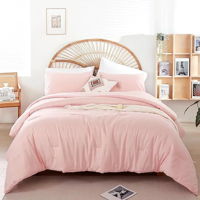 World-Class weigelia Pink Comforter Full Size Set – Soft All-Season Bedding with 300GSM Fluffy Microfiber Includes 2 Matching Pillowcases – Elegant Blush Pink Comforter for Girls Teens and Women High-Quality