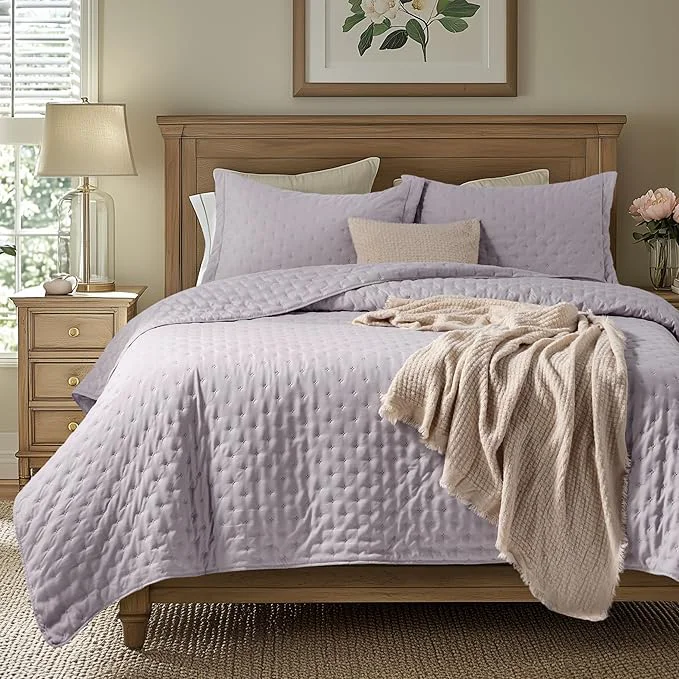 Green Bedsure Quilts Queen Size - Purple Bedspread Queen Size amp Lightweight Comforter Modern Farmhouse Coverlet with Clover Pattern Ultra Soft All-Season Bedding 90 x 96 Inches Stitch- Quilting Ultra Soft Lightweight Machine Washable Pet-Friendly Original Design