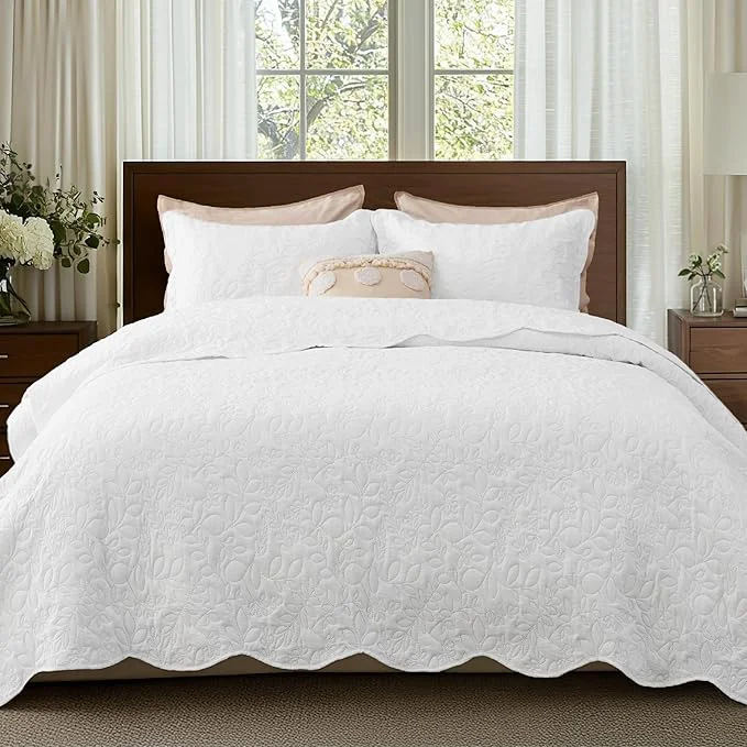 High-End Bedsure Quilts Queen Size - Ultra Soft Pre-Washed Cloud-Like Bedding All-Season Lightweight Comforter for Country Bedroom Leaf Design Coverlet in Pure White 90 x 96 Inches Stitch- Quilting Ultra Soft Lightweight Machine Washable Pet-Friendly Outstanding