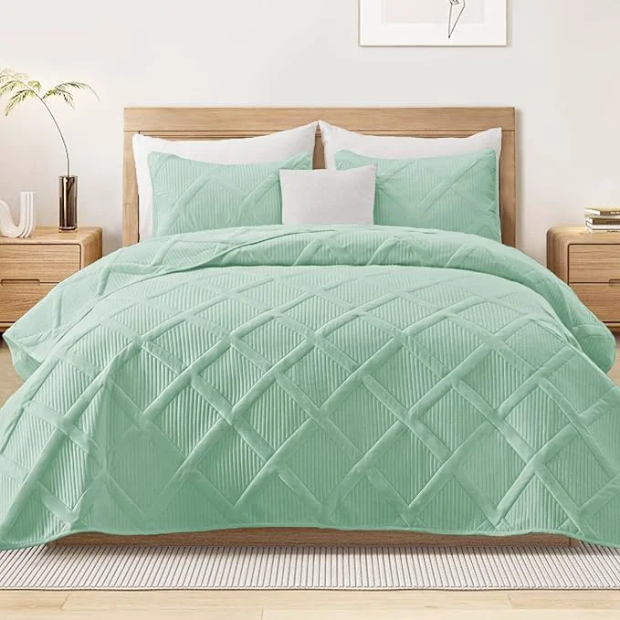 Quality Exclusivo Mezcla Oversized King Quilt Set- Light Green Cal King Quilts Bedding Set with 2 Pillow Shams Modern Bedspread with Striped Pattern Soft Lightweight Bedspreads Coverlets for All Seasons Verified