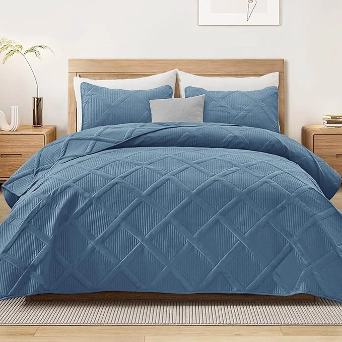 Trendy Exclusivo Mezcla Twin Size Quilt Set with Modern Striped Pattern 2 Pieces Lightweight Grayish Blue Quilts Bedding Set Soft Bedspreads Coverlets for All Seasons Outstanding