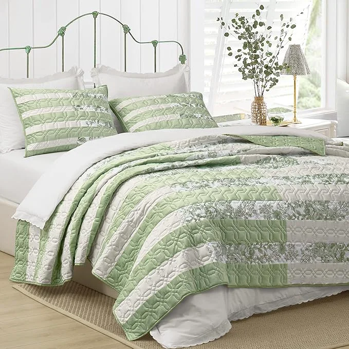 Detailed Wonderful Sage Green Patchwork Spring Quilt King - Stitched Cotton Velvet Microfiber Mixed Bedding - 3-Piece Piano Key Splicing Floral Bedspread - Lightweight Geometric Quilted Coverlet Breathable Material Soft Touch Wrinkle-Resistant Machine... Premium Material