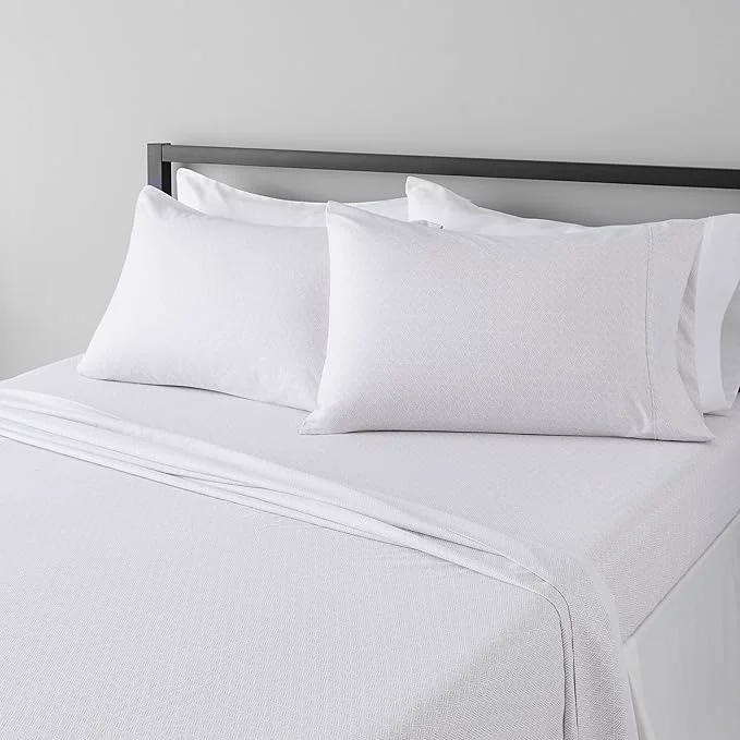 Easy-to-Use Amazon Basics Lightweight Breathable Super Soft Microfiber 4-Piece Bed Sheet Set with 14-Inch Deep Pockets Wrinkle Resistant Machine Washable King Gray Crosshatch Printed Excellent