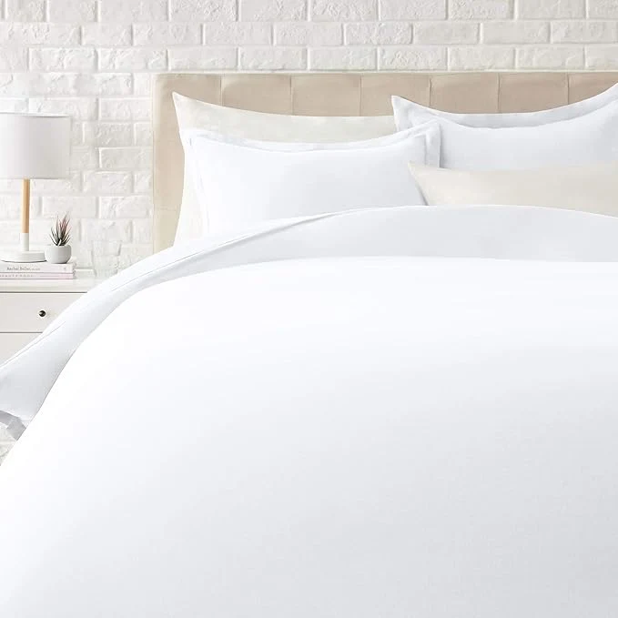 Amazon Basics Lightweight Microfiber 3 Piece Duvet Cover Set with Zipper Closure King Bright White High-End