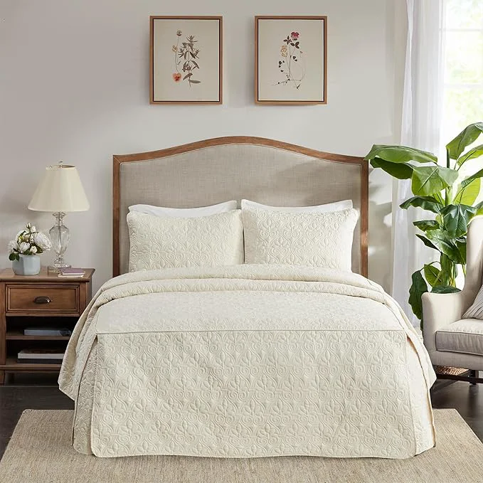 Carefully Designed Madison Park Quebec Split Corner Quilted Bedspread Classic Traditional Design All Season Lightweight Bedding Set Matching Shams Queen Damask Quilted Cream 3 Piece Versatile