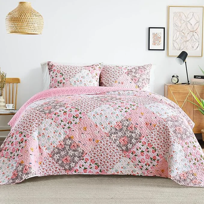 Enhanced Whale Flotilla Patchwork Quilts Queen Size Extra Soft Boho Floral Bedspreads for Bed Reversible Lightweight Full Queen Quilt Bedding Set Printed Coverlets with 2 Pillow Shams for All Seasons Pink Healthy