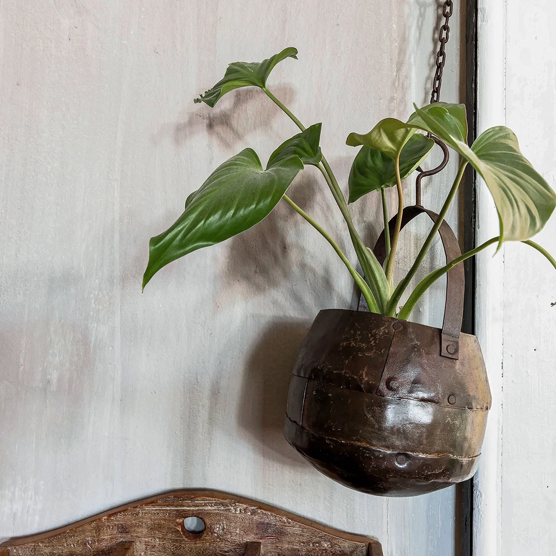 Powerful Metalen hangpot met ketting L Green