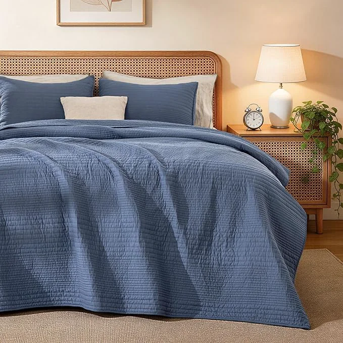 Sophisticated Love's cabin Queen Size Cotton Quilt Set Cotton Fabric Striped Textured Fine Crafted