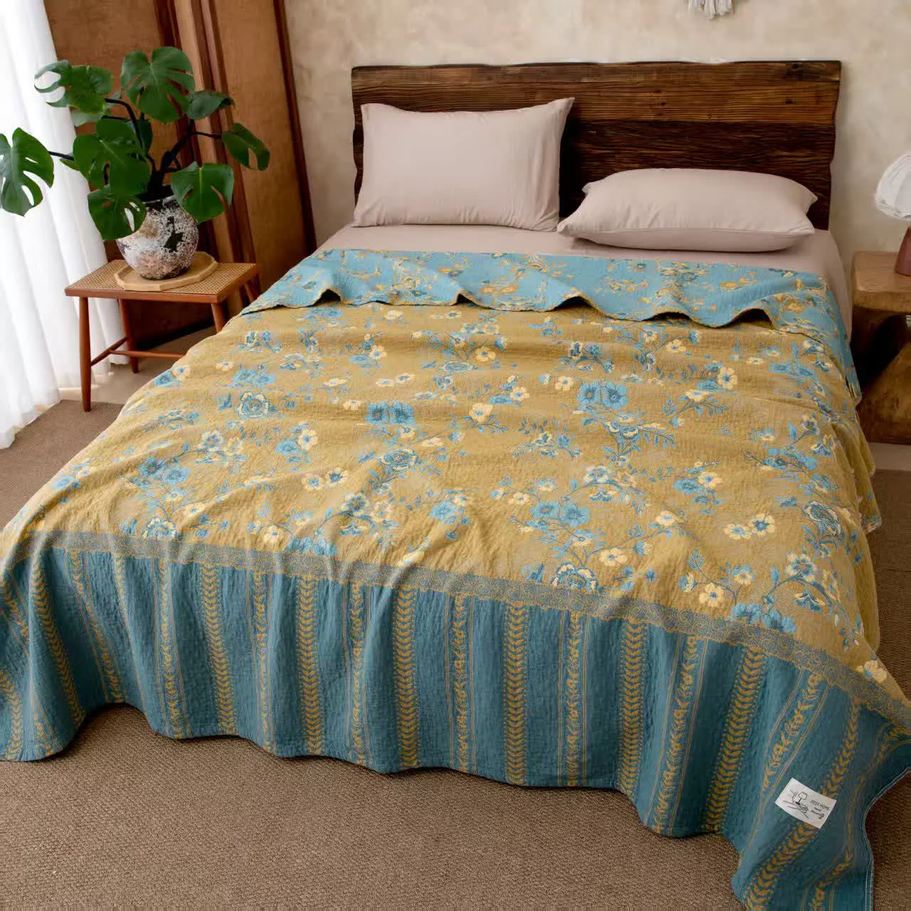 Exceptional Ownkoti Cottage Bloom Lightweight Cotton Bed Quilt Crafted