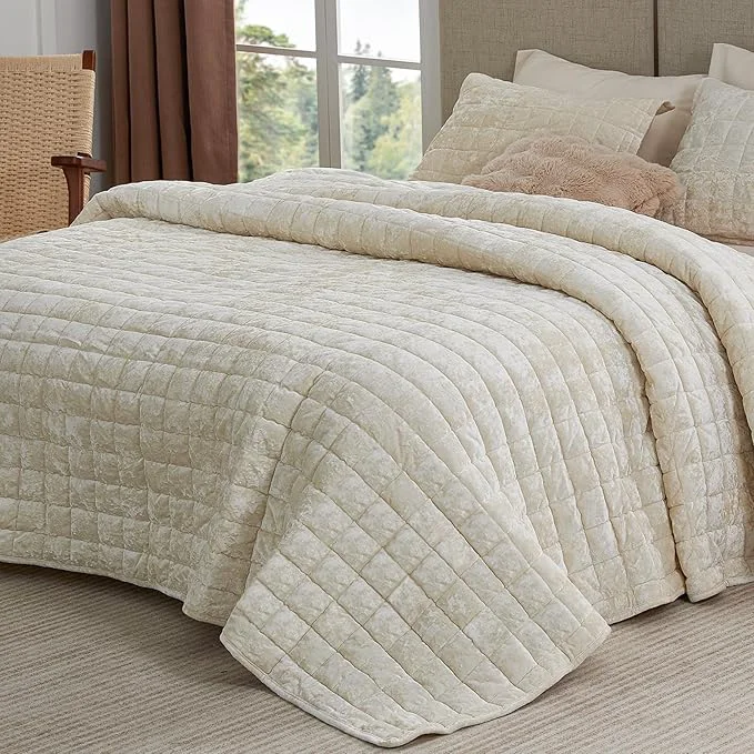 Crafted BEDELITE Velvet Quilt Set King Size - Luxury Velvet Comforter Bedding Set 3 Pieces Lightweight Soft Cozy Shiny Cream White Oversized Bedspread Coverlet for All Seasons with 2 Pillow Shams Functional