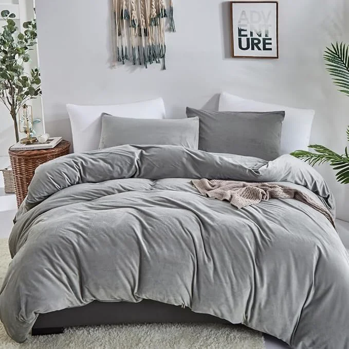 CLOTHKNOW Grey Velvet King Size Comforter Set 3Pcs Gray Bedding Comforter Sets Soft Flannel Comforter with 2 x Pillow Cases Easy-to-Use
