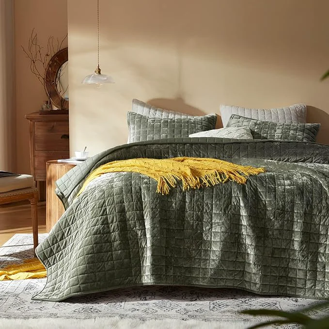 Trendy LEAONME Velvet Quilt Oversized California King-120 39 39 x120 39 39 Lightweight Olive Green Velvet Comforter Set with 2 Pillow Shams Oversized Bedspread Coverlet Quilted Bedding Set for All Season Detailed