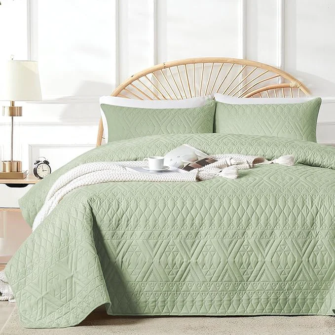 akkialla Twin Size Quilt Bedding Set Sage Green Lightweight Microfiber Soft Bedspreads Modern Style Geoetric Pattern Coverlet Set for All Seasons 2 Piece 1 Quilt 1Pillow Sham Trendy