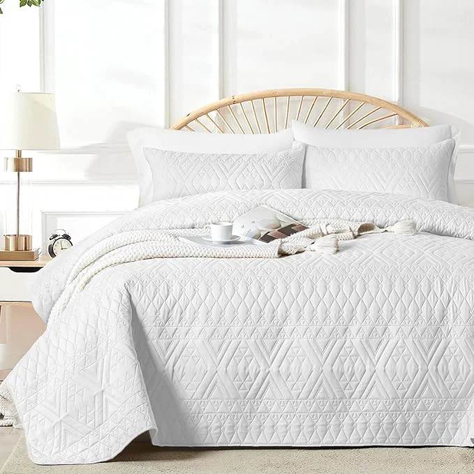 Traditional akkialla Twin Size Quilt Bedding Set White Lightweight Microfiber Soft Bedspreads Modern Style Geoetric Pattern Coverlet Set for All Seasons 2 Piece 1 Quilt 1Pillow Sham Authentic