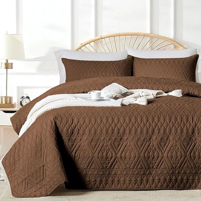 Specialty akkialla King Cal King Size Quilt Bedding Set Brown Lightweight Microfiber Soft Bedspread Modern Style Geometric Pattern Coverlet Set for All Seasons 3 Piece 1 Quilt 2 Pillow Shams Premium