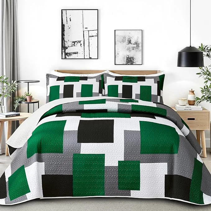 High-Quality 3 Piece Green Quilt Set King Size Christmas Green Black Geometric Reversible Bedding Set Microfiber Lightweight Bedspread Coverlet with 2 Shams Modern Bed Cover for All Season 106 39 39 x96 39 39 Smooth