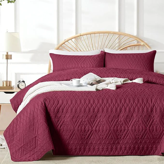 Luxury akkialla King Cal King Quilt Set Burgundy Lightweight Microfiber Bedspread Coverlet Boho Geometric Pattern Soft All-Season Bedding 3-Piece 1 Quilt 2 Pillow Shams Selected