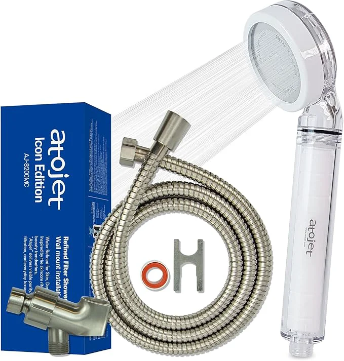 Easy-to-Use Filter Showerhead Inspired By Korea's Beauty Culture Carbon Composite Filter Modern
