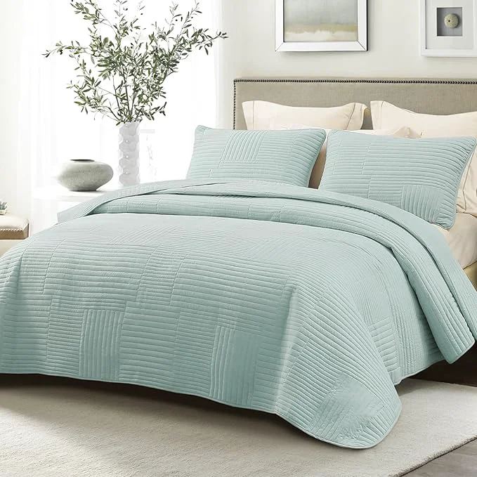 Solid Whale Flotilla Ultra Soft King Quilt Bedding Set Lightweight Microfiber Aqua Smooth