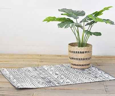 Innovative PD Home and Garden White and Grey Boho Rug 2 x 3' Long-Lasting