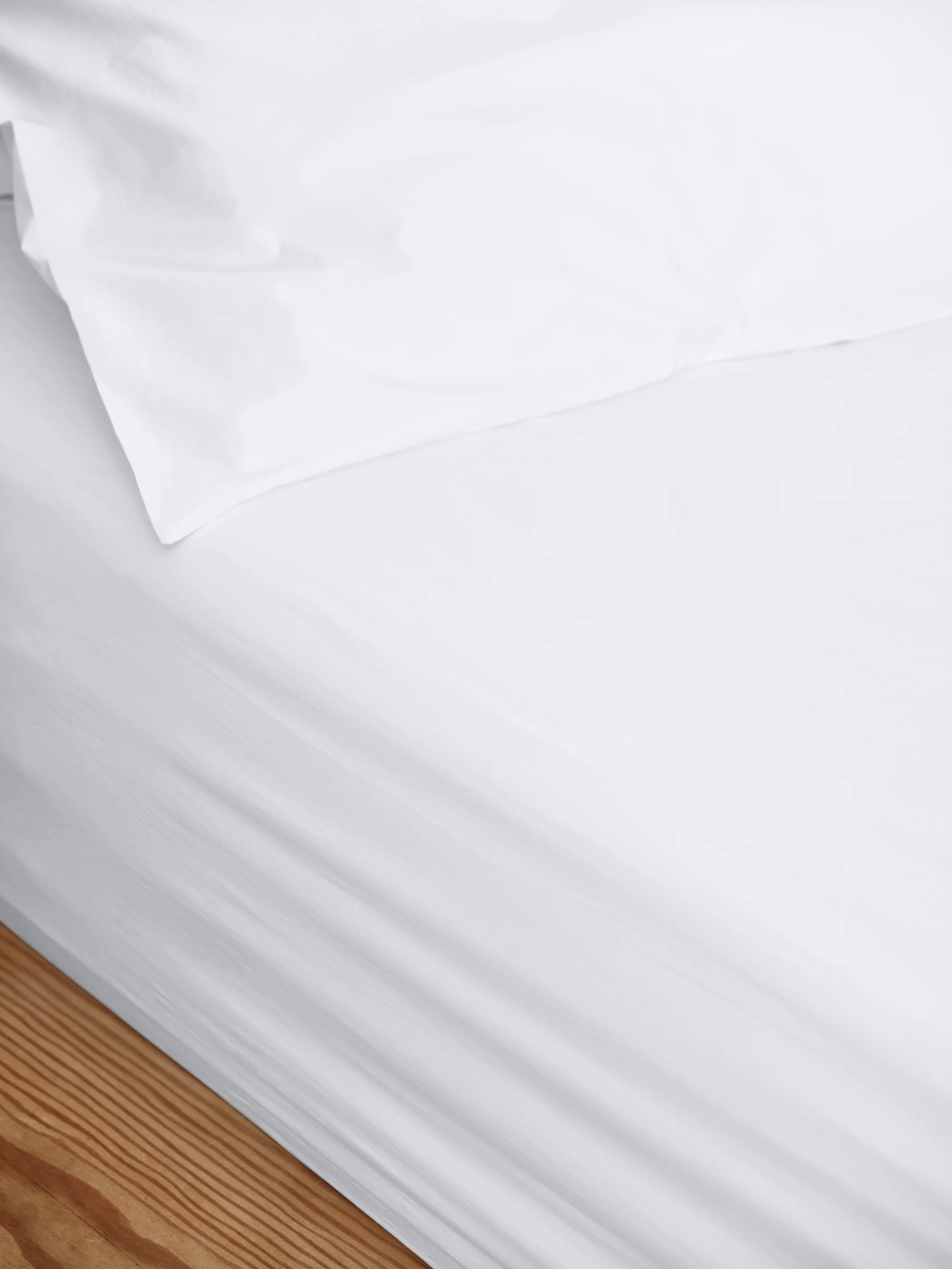 Responsible White Washed Cotton Percale Fitted Sheet Relaxed